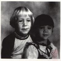 Jim and Janelle as children pictured in the wedding announcement